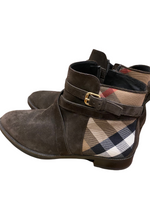 BURBERRY $895.00 Chocolate Vaughan Suede Flat Ankle Boot in Housecheck Size 40 (10)